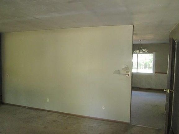 4th image of 340 Sierra Ct
