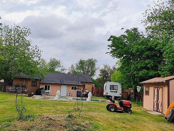 4th image of 4204 Cummings Dr W