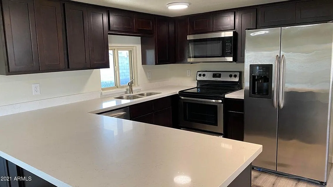 2 bed, 1069 sqft, $1,550 — Photo 4