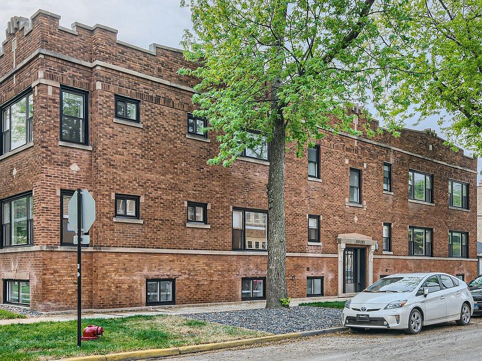 1st image of 3900 W Wrightwood Ave #2N