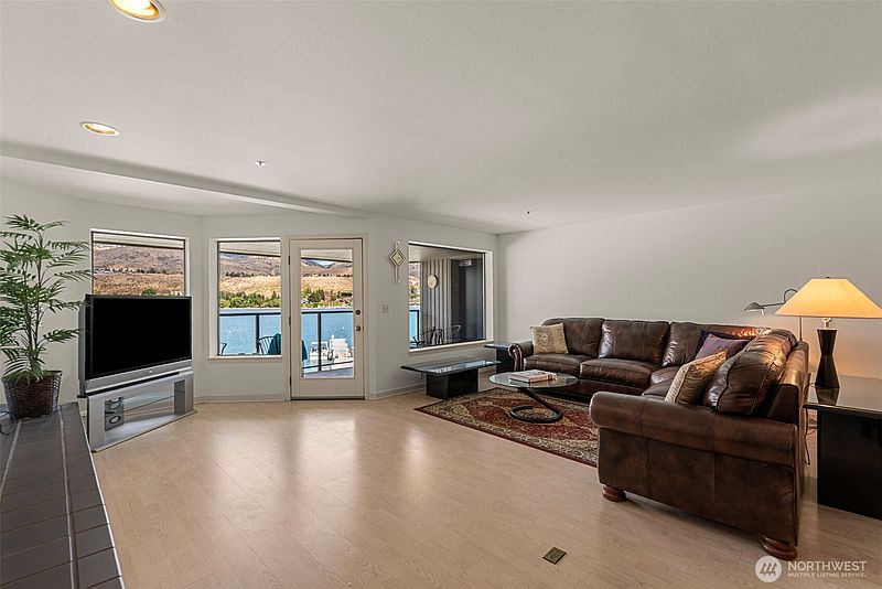 5th image of 103 N Park Street #332