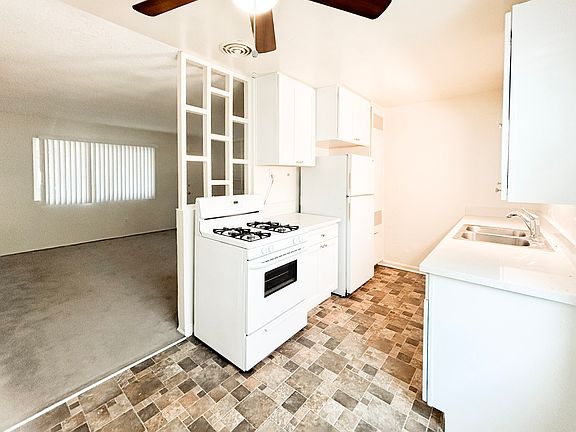 4th image of 2144 30th St APT 3