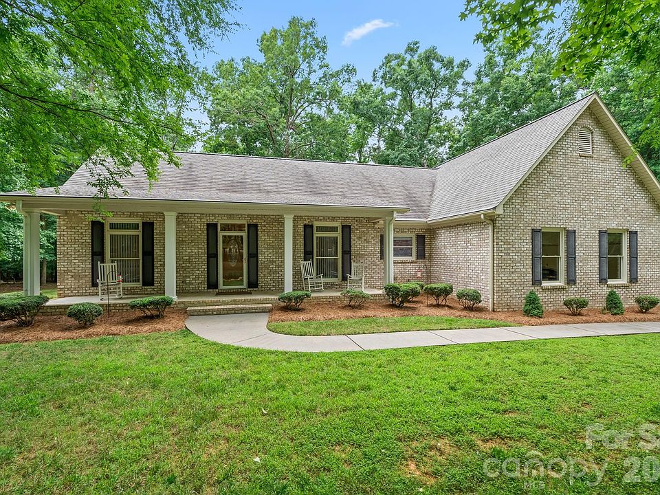 1st image of 434 Yachtsman Point Dr