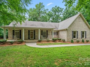 434 Yachtsman Point Dr, Lexington, NC 27292