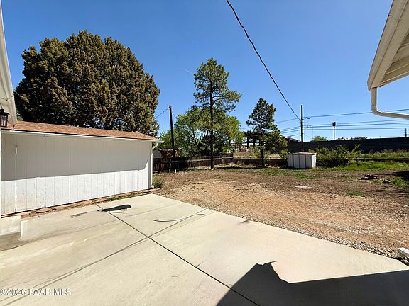 4th image of 2859 N Meadow Ln