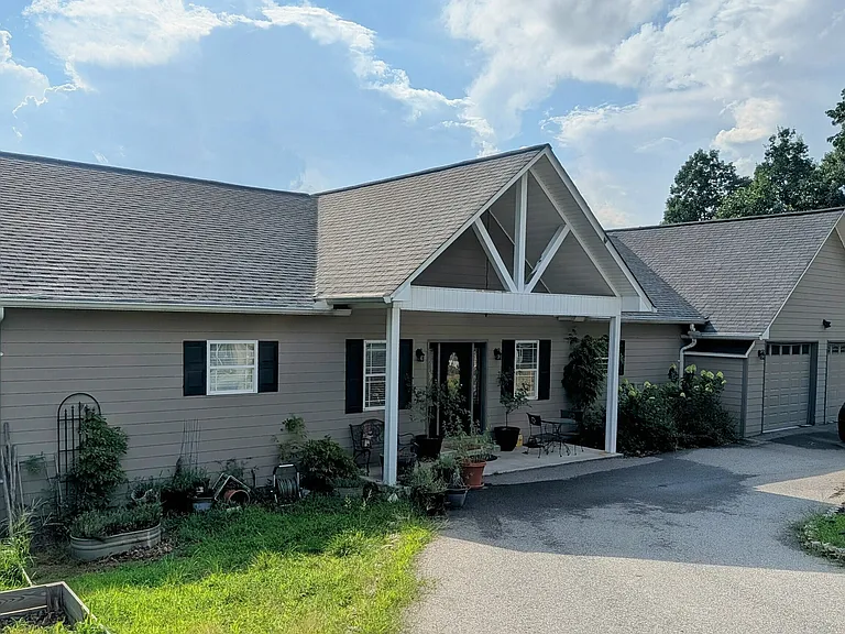 388 Ross Ridge Rd — Photo 1