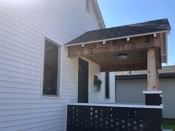 2nd image of 410 S Adams St
