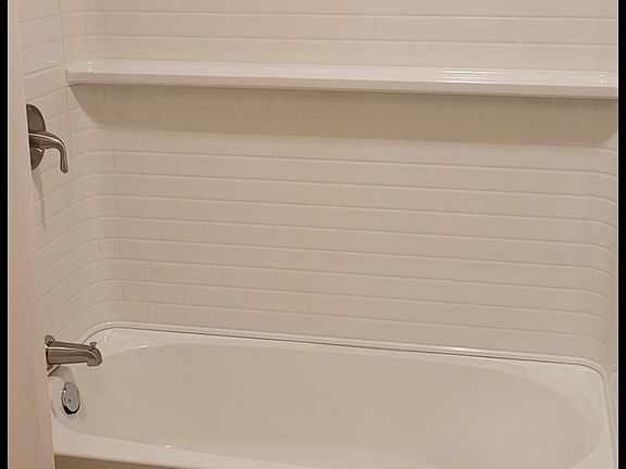 4th image of 1185 Lawton Dr