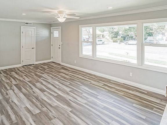 4th image of 8221 Glade Ave