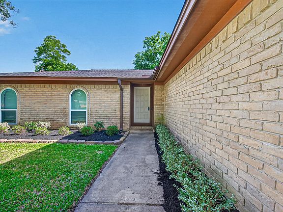 4th image of 22823 Merrymount Dr