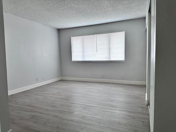 4th image of 7130 Mountain Moss Dr