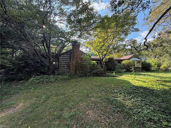 2nd image of 1208 York Ln