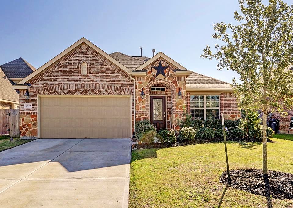 1st image of 2019 Bluff Hollow Ln