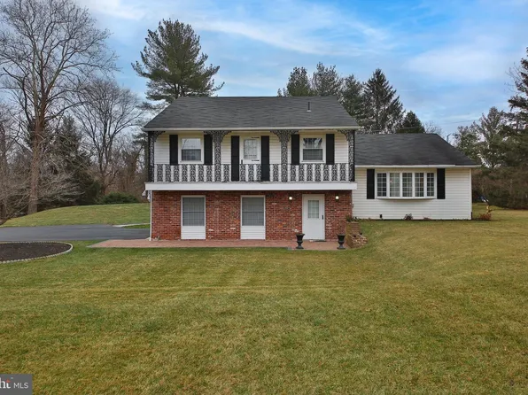 5 Detweiler Ln, Ambler, PA 19002