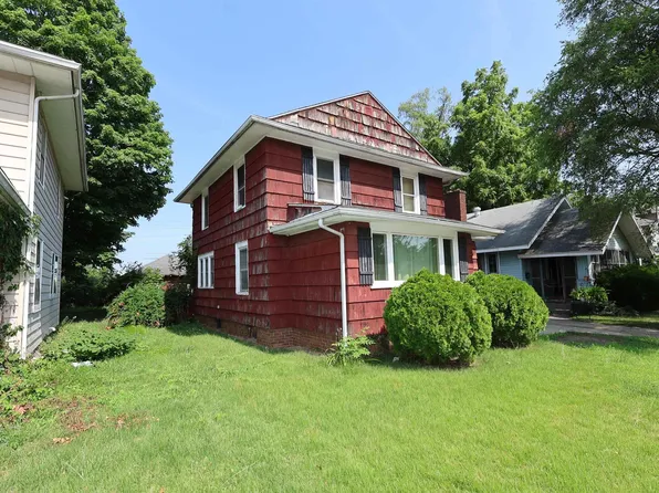 1221 Diamond Ave, South Bend, IN 46628