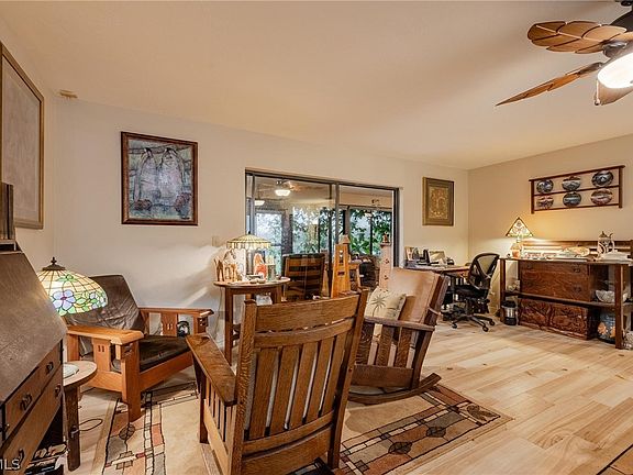 5th image of 3145 Shell Ln