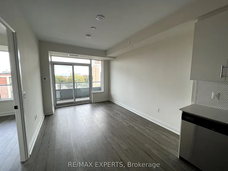 212 King William St #602 — Photo 3