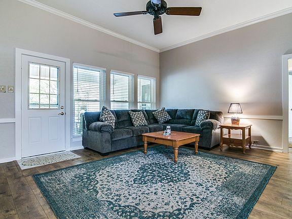 4th image of 4125 Simmons Dr