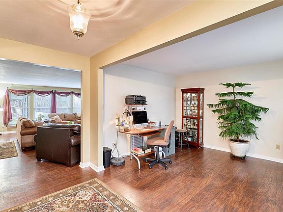 5th image of 1172 Oak Hollow Dr