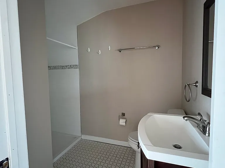 234 E Hamilton Ave — Photo 18