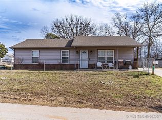221 N Hickory St, Bristow, OK 74010