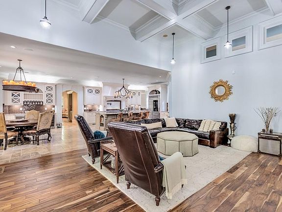 2nd image of 1060 Canter Rd NE