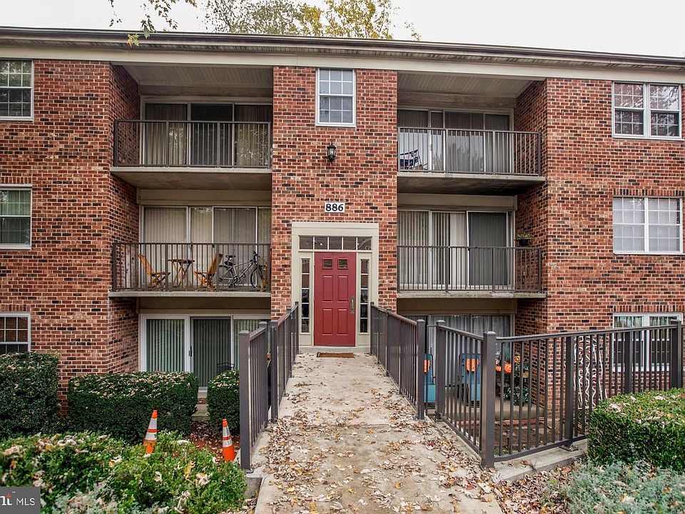 1st image of 886 College Pkwy #30