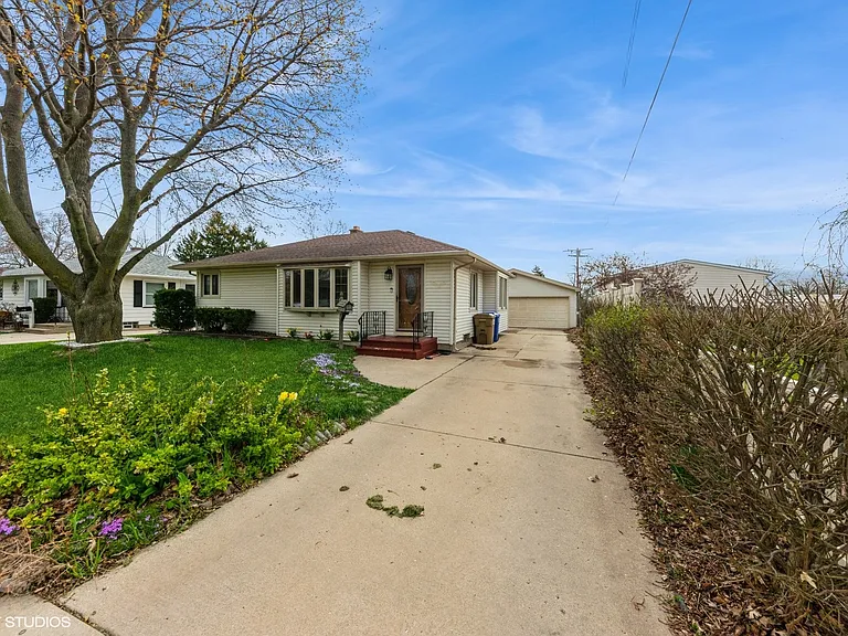 6611 51st Ave — Photo 3