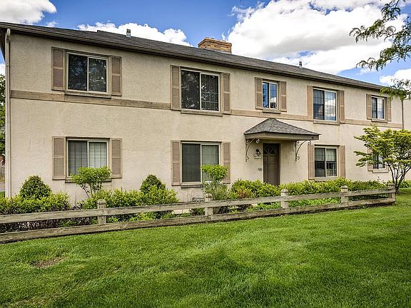 2nd image of 2052 Ridgeview Rd #B