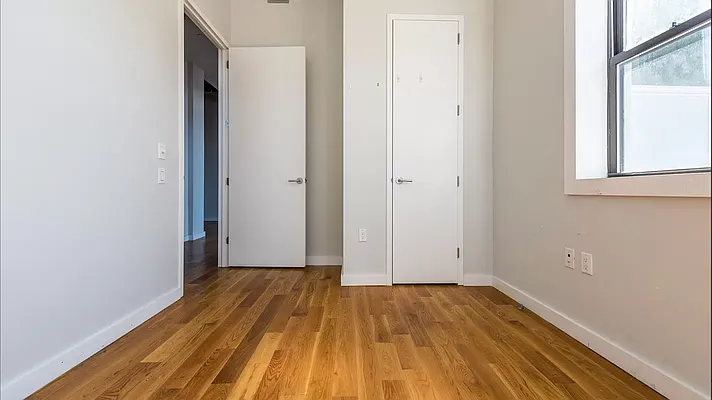 Rented by Nooklyn NYC LLC | media 22