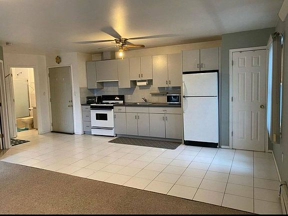 5th image of 321 Maple Ave #C