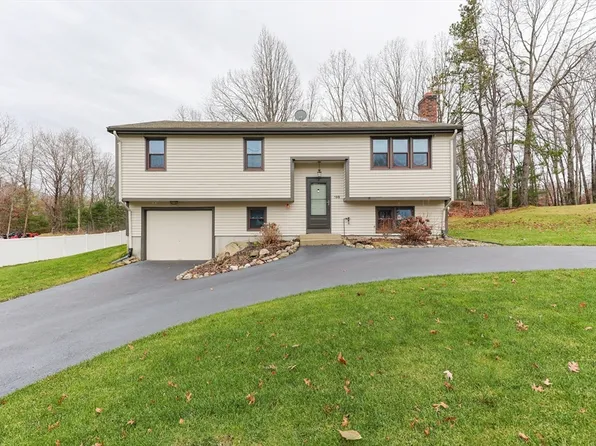 44 Montclair Dr, North Attleboro, MA 02760