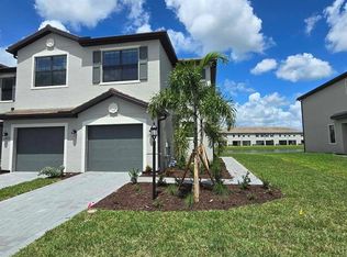 15043 Sunny Day Dr, Bradenton, FL 34211