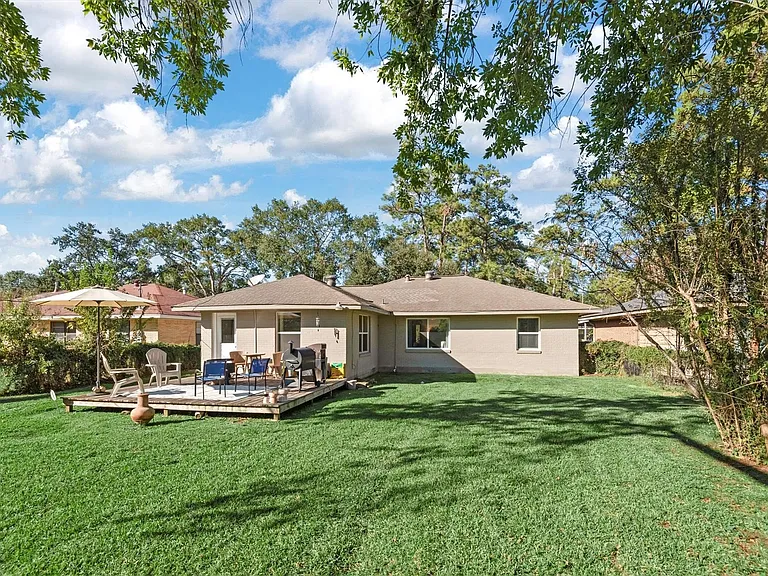 2023 Woodcrest Dr — Photo 29