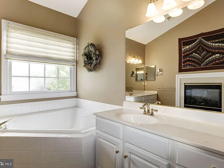 5237 Bessley Pl — Photo 21