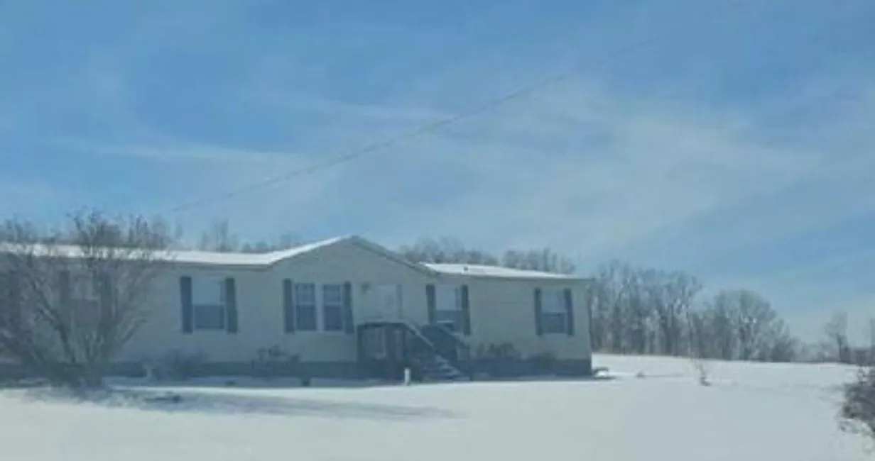 94 Holly St photo 1