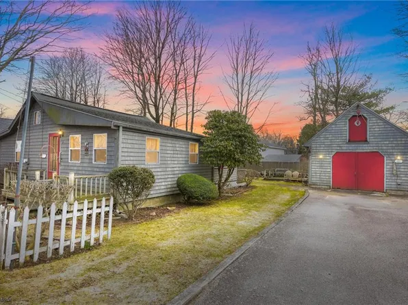 9 Edwards Ave, South Kingstown, RI 02879