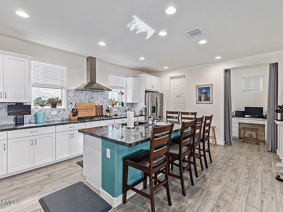 5th image of 603 W FLINTLOCK Way