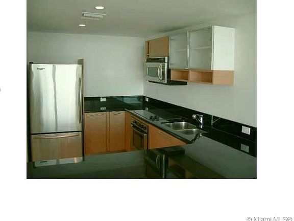 4th image of 7929 West Dr APT 1402