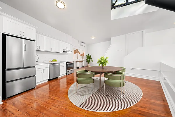 Rented by REAL New York | media 2