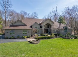 17351 Red Fox Trl, Chagrin Falls, OH 44023