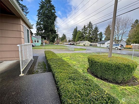 3rd image of 4555 14th Avenue SE