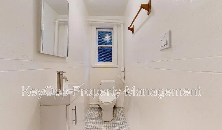 180 Stanyan Blvd — Photo 12