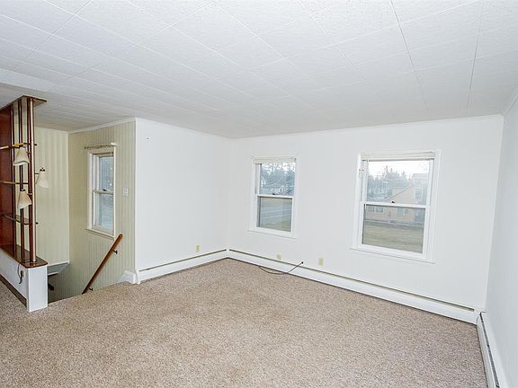 5th image of 473 Maple Ave