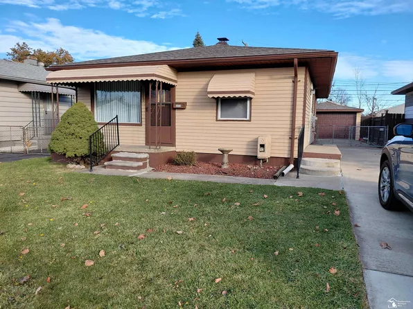 6849 Cornell St, Taylor, MI 48180