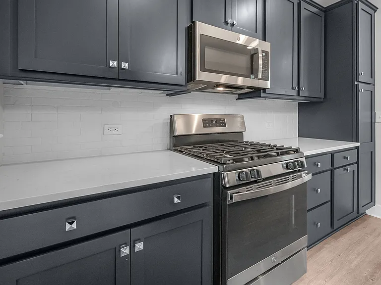 570 W End Dr — Photo 20