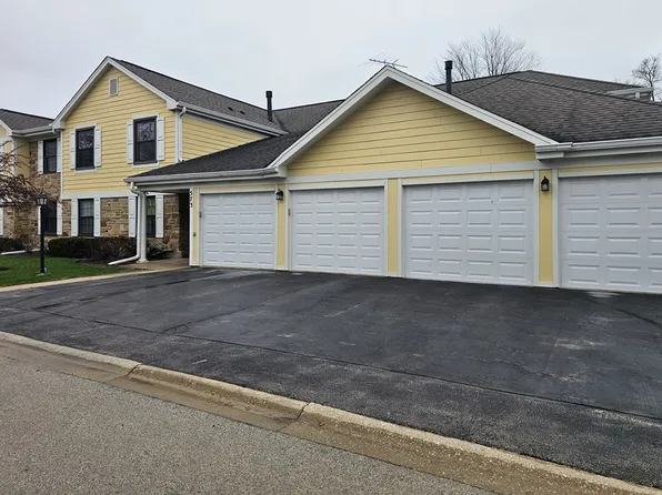 573 Greystone Ln APT D2, Wheeling, IL 60090