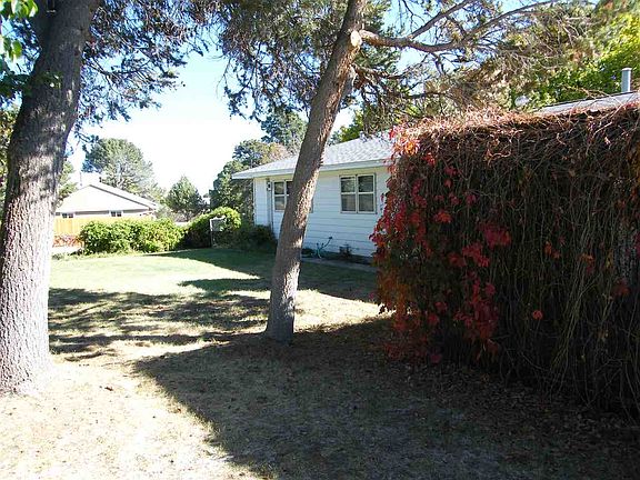5th image of 110 Carlsbad Ave