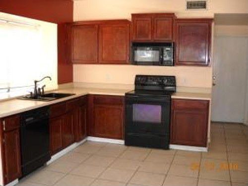 2nd image of 922 E Rockwell Dr