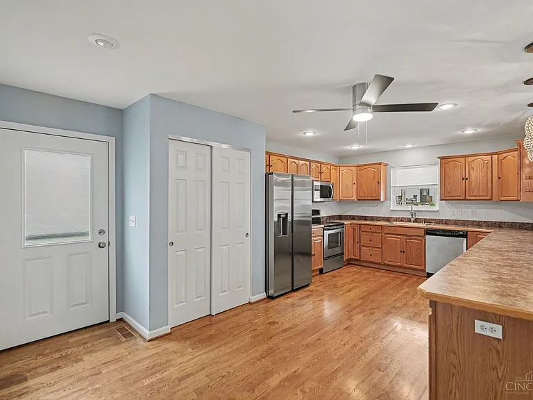 17 Washington Ave — Photo 6